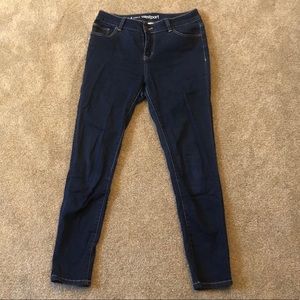 🔴Westport dark wash ankle jeans